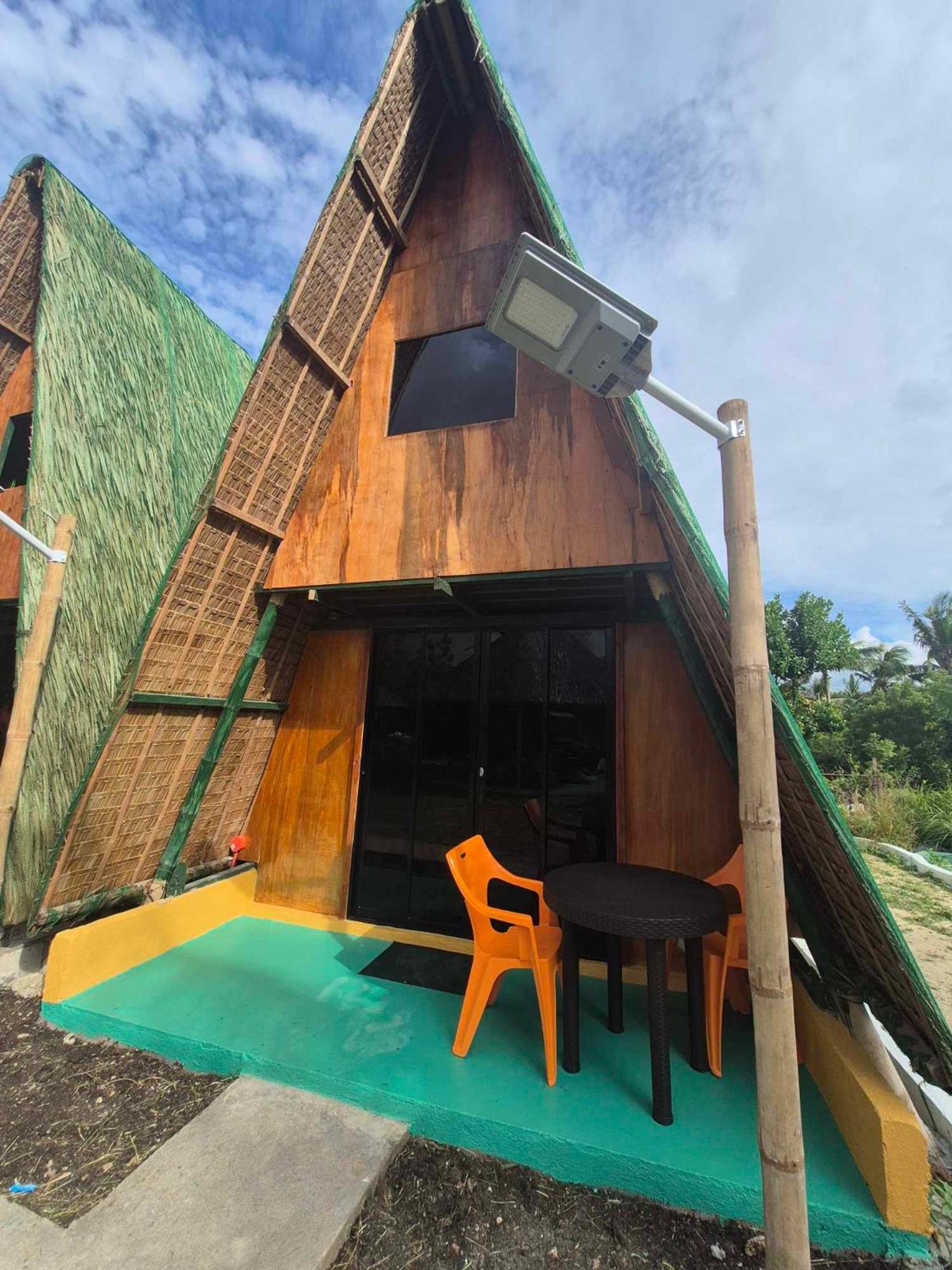 Nirvana Resort & Dive Centre - Moalboal Exteriör bild